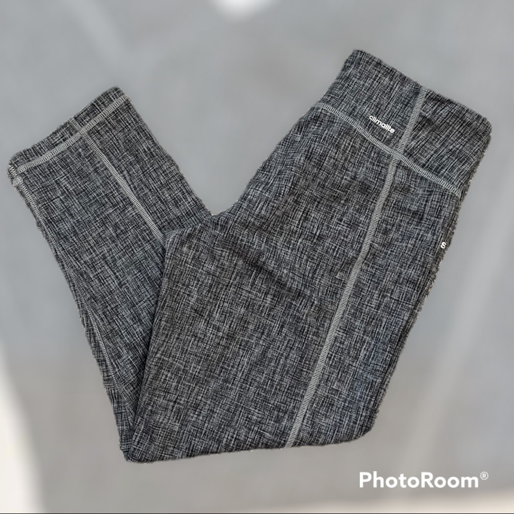 🌷 2/$15 Adidas Climalite black marled cropped sport leggings